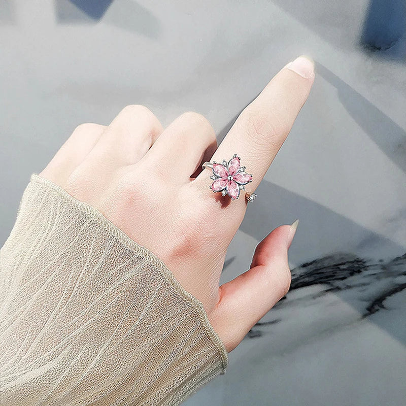 Giro Sereno – Anillo Giratorio Antiestrés, Flor de Cerezo Ajustable